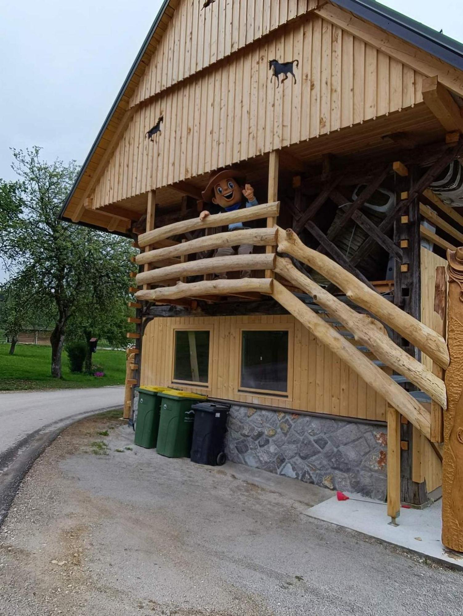 Cowboy'S Land Hotell Visnja Gora Exteriör bild