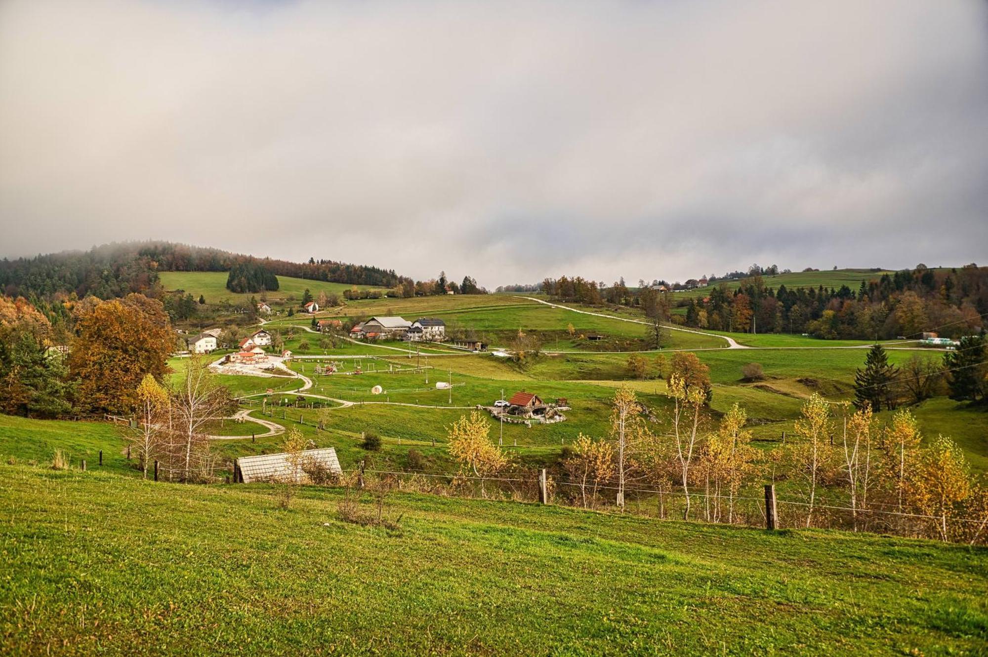 Cowboy'S Land Hotell Visnja Gora Exteriör bild