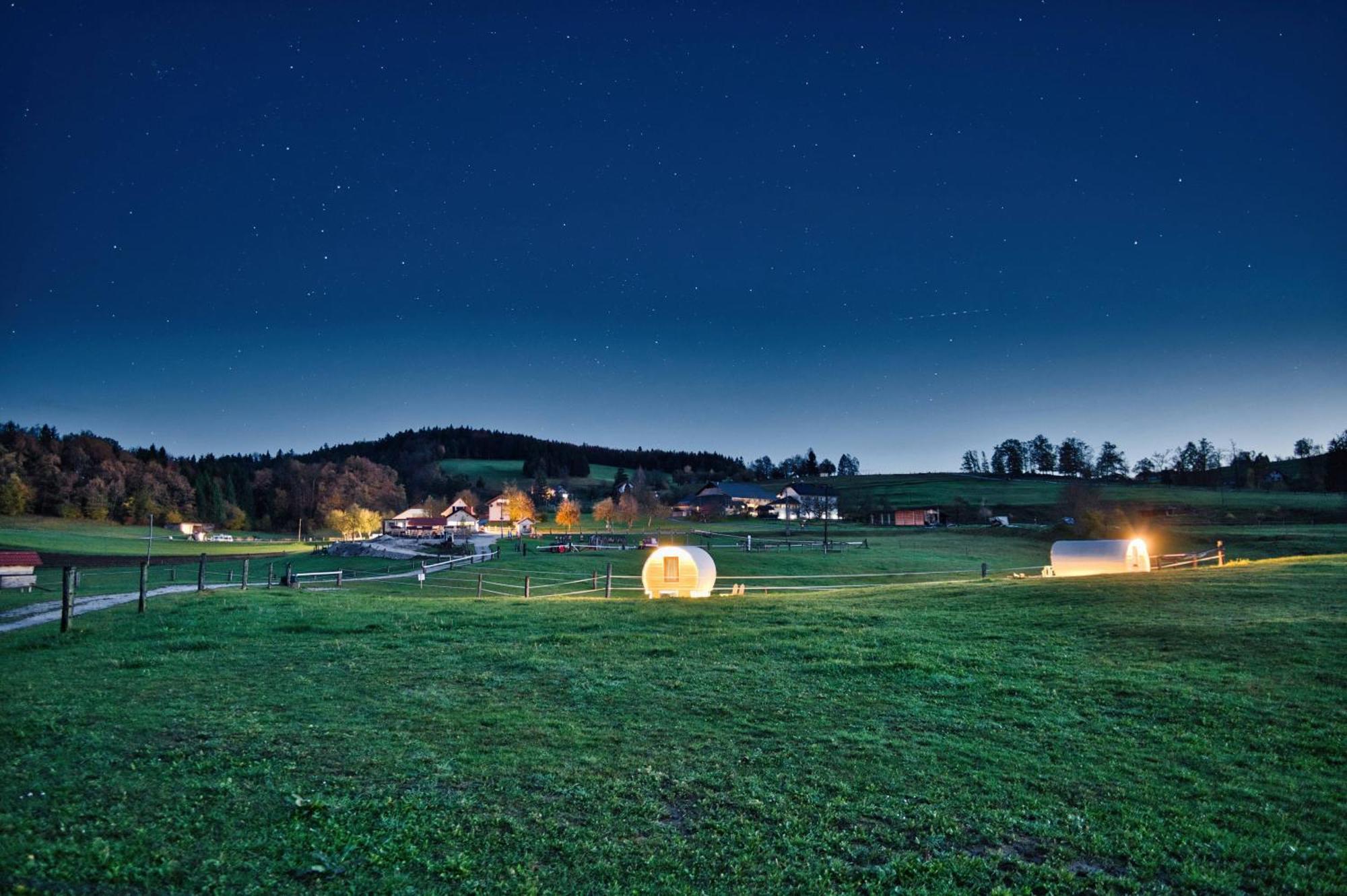 Cowboy'S Land Hotell Visnja Gora Exteriör bild